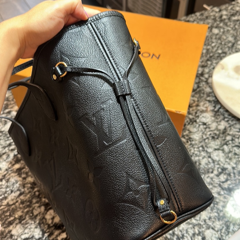 LOUIS VUITTON NEVERFULL MM Monogram Empreinte Leather. (GREAT CONDITION) Black - Picture 3 of 13